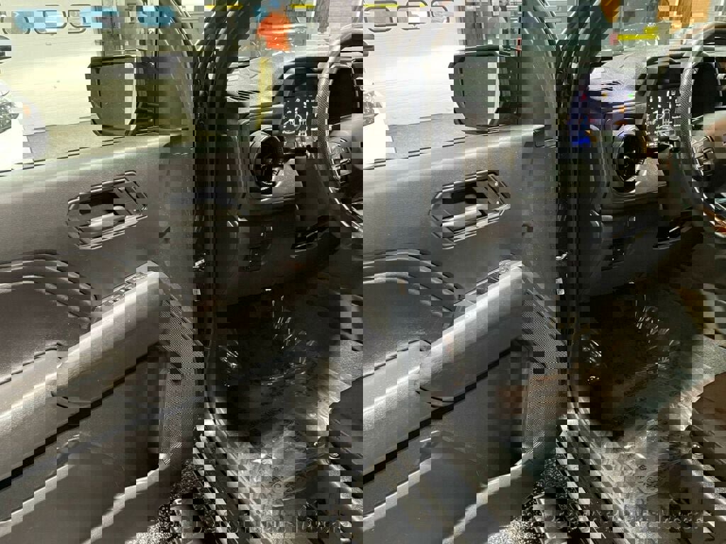 Used 2023 Chevrolet Colorado Trail Boss w/ Technology Package image 9