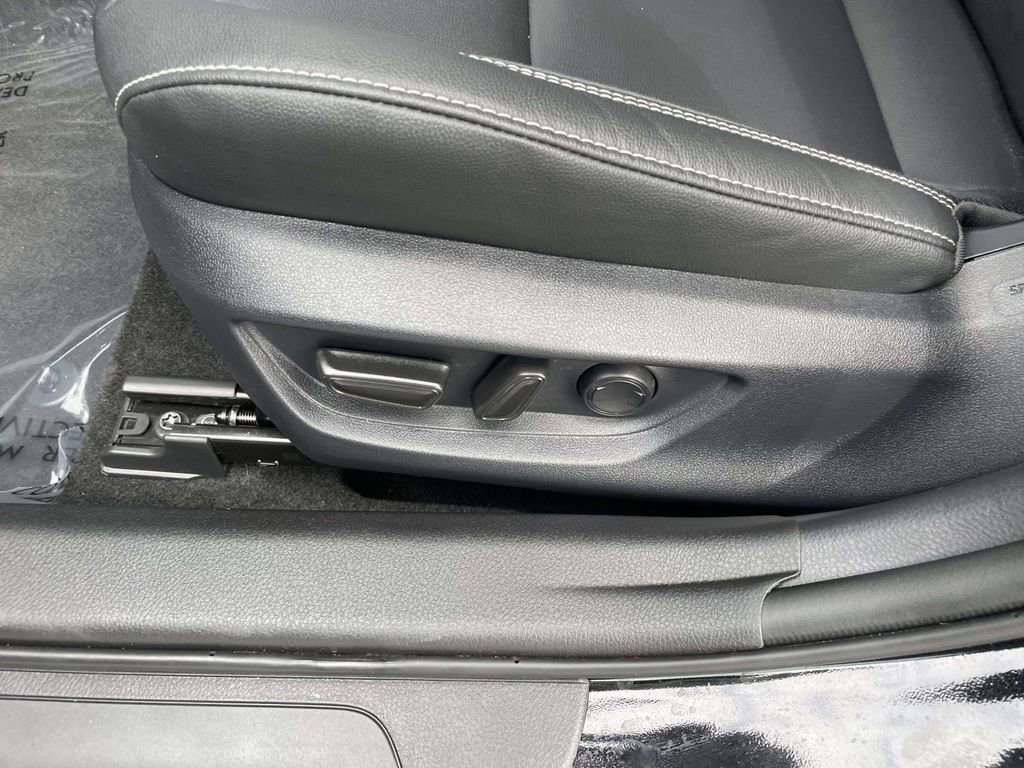 Used 2026 Toyota Camry SE w/ Convenience Package FWD image 30