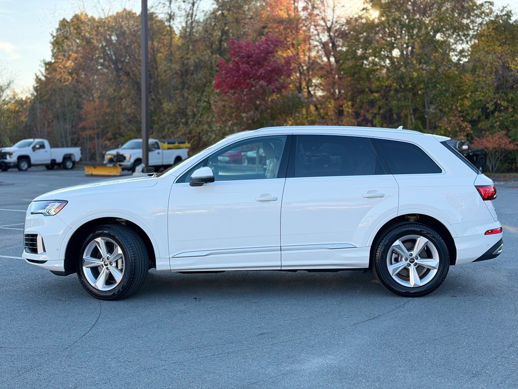 Used 2023 Audi Q7 3.0T Premium w/ Convenience Package AWD/4WD image 3