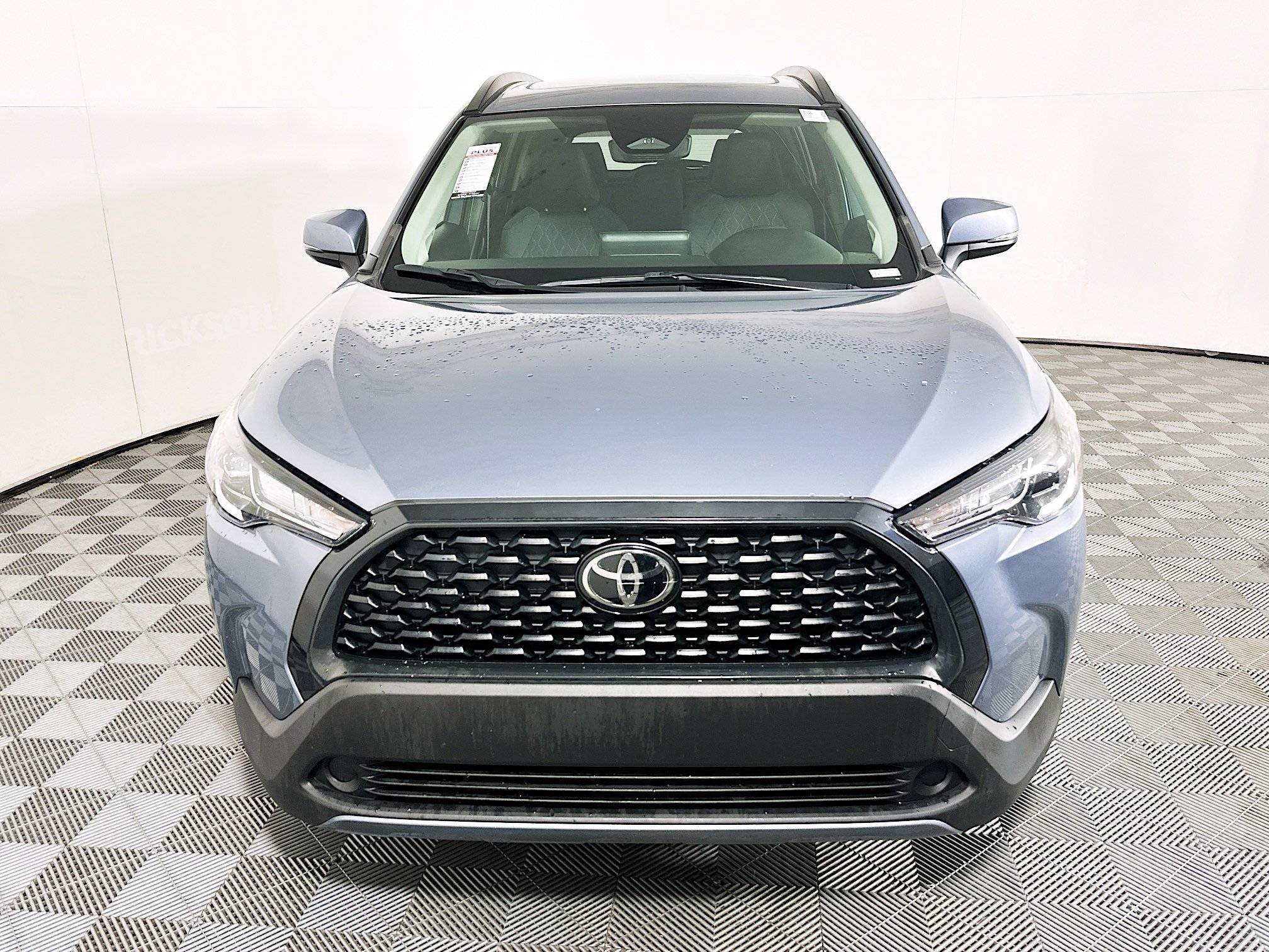 Used 2023 Toyota Corolla Cross LE w/ Moonroof Package image 8