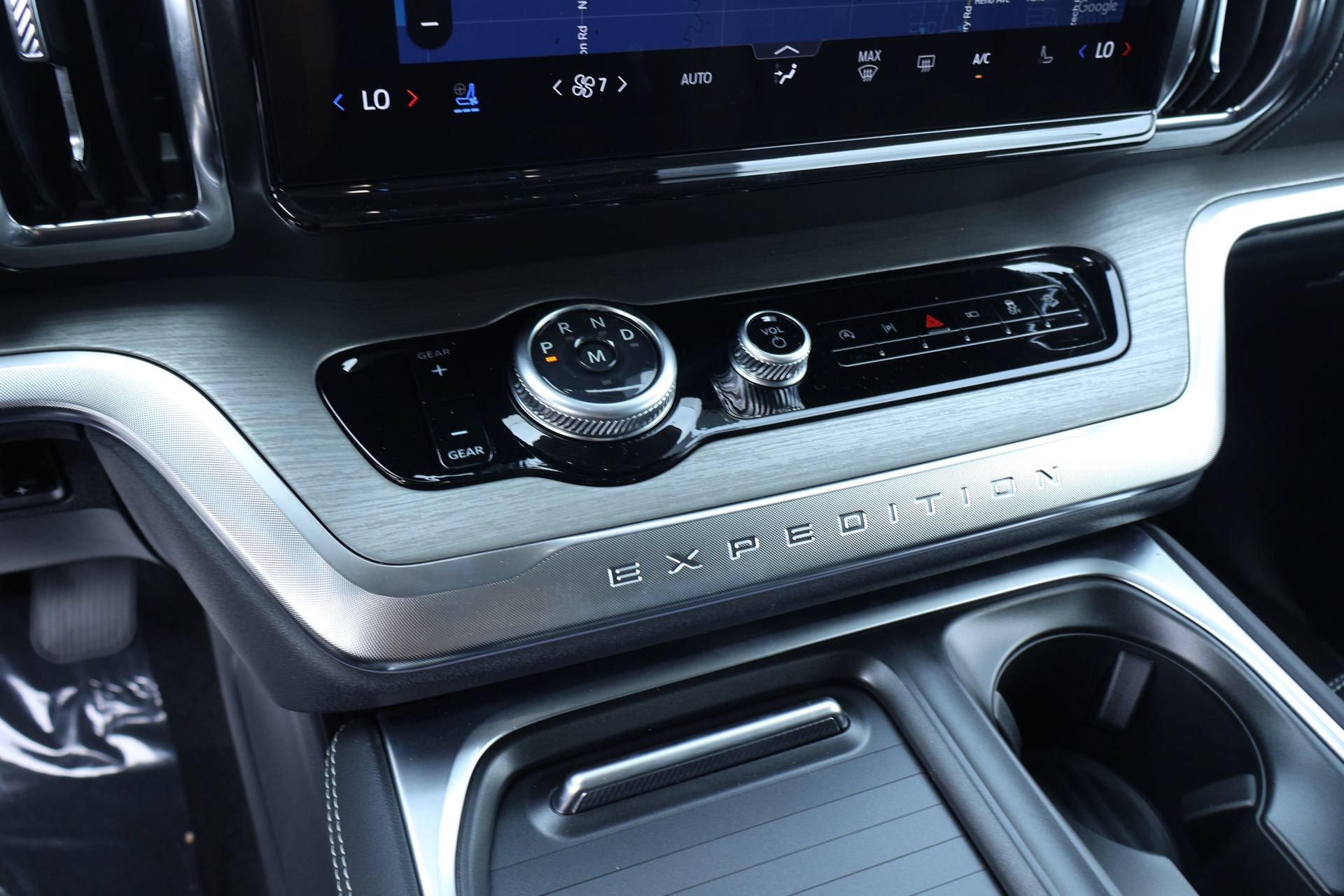 New 2027 Ford Expedition Platinum w/ Driver's Package AWD/4WD image 8
