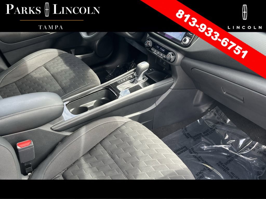 Used 2022 Nissan Kicks SV image 10