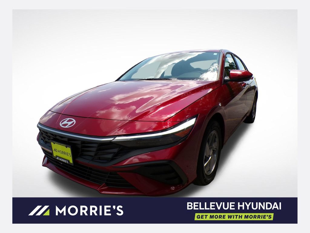 Certified 2025 Hyundai Elantra SE FWD image 1