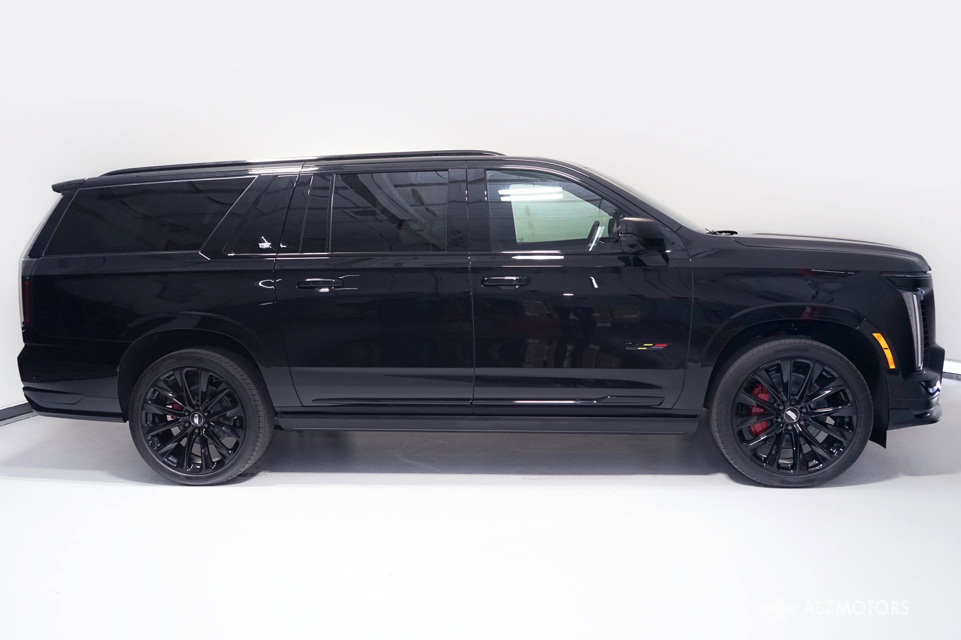 Used 2026 Cadillac Escalade ESV V image 3