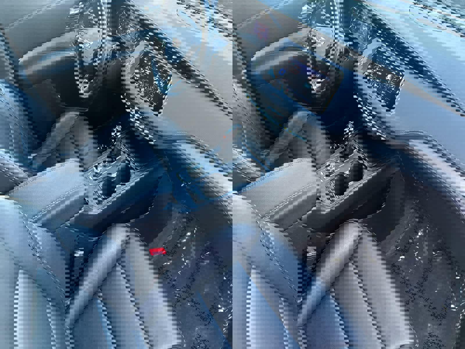 Used 2022 Cadillac XT4 Premium Luxury w/ Safety Alert Package image 17