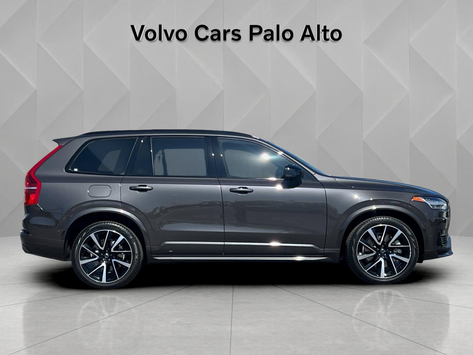 Certified 2023 Volvo XC90 T8 Ultimate w/ Lounge Package AWD/4WD image 12