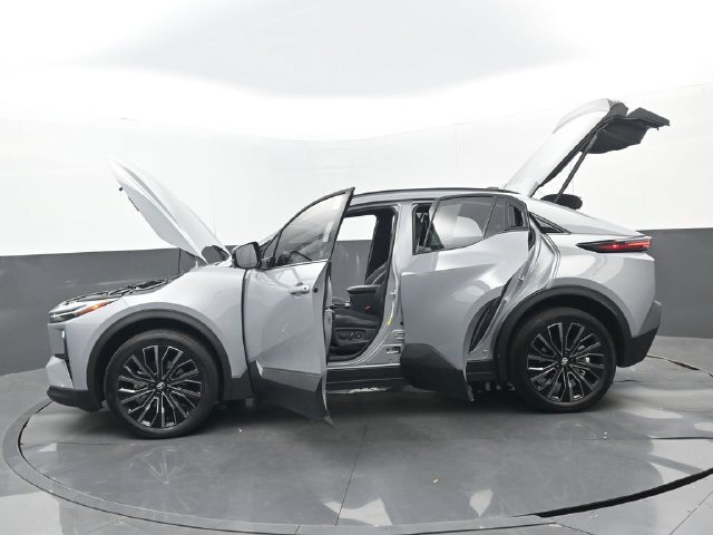 Used 2026 Toyota C-HR w/ Cold Weather Package AWD/4WD image 32