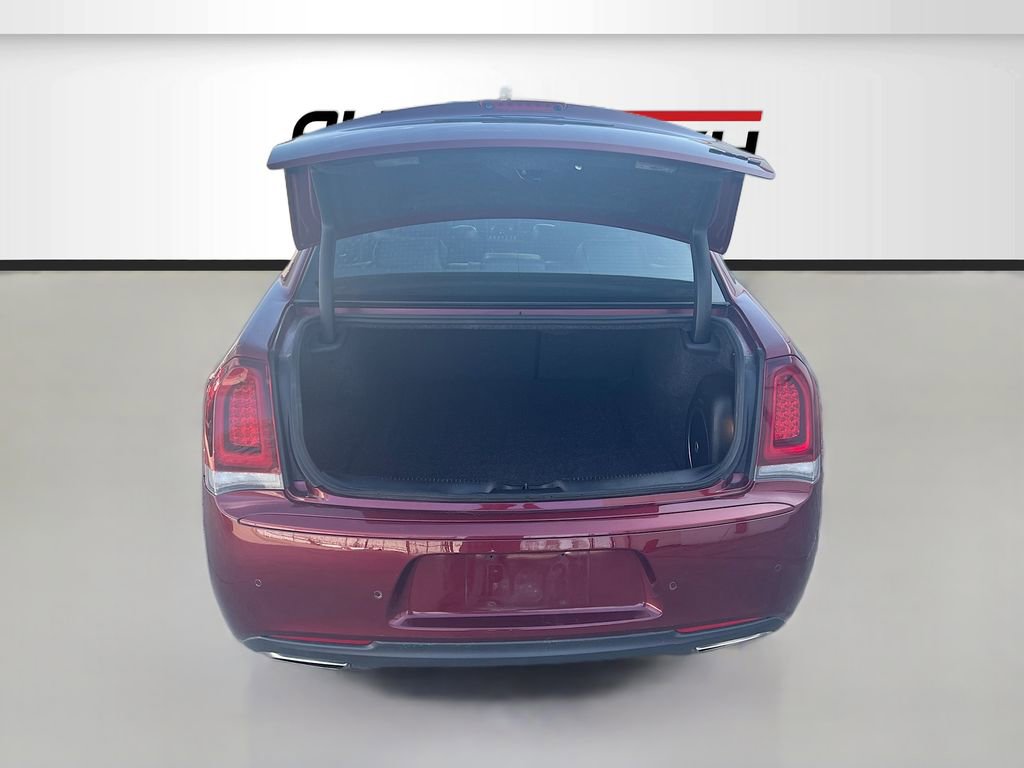Used 2022 Chrysler 300 S image 27