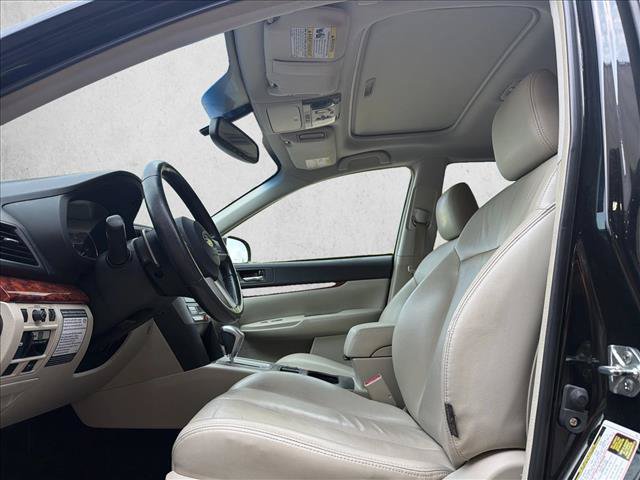 Used 2011 Subaru Outback 2.5i Limited w/ PWR Moonroof Pkg AWD/4WD image 12