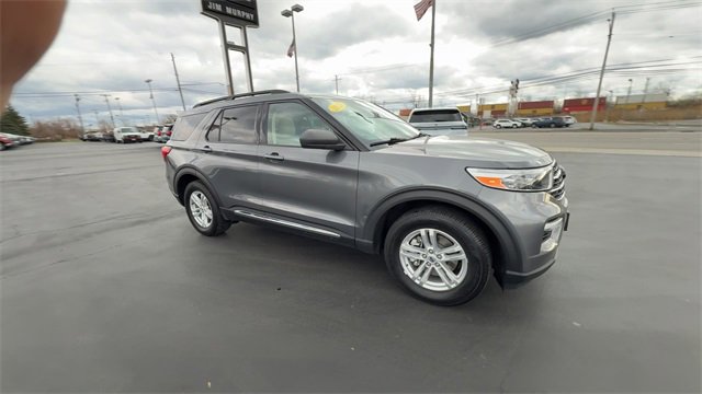 Used 2021 Ford Explorer XLT w/ Equipment Group 202A image 2