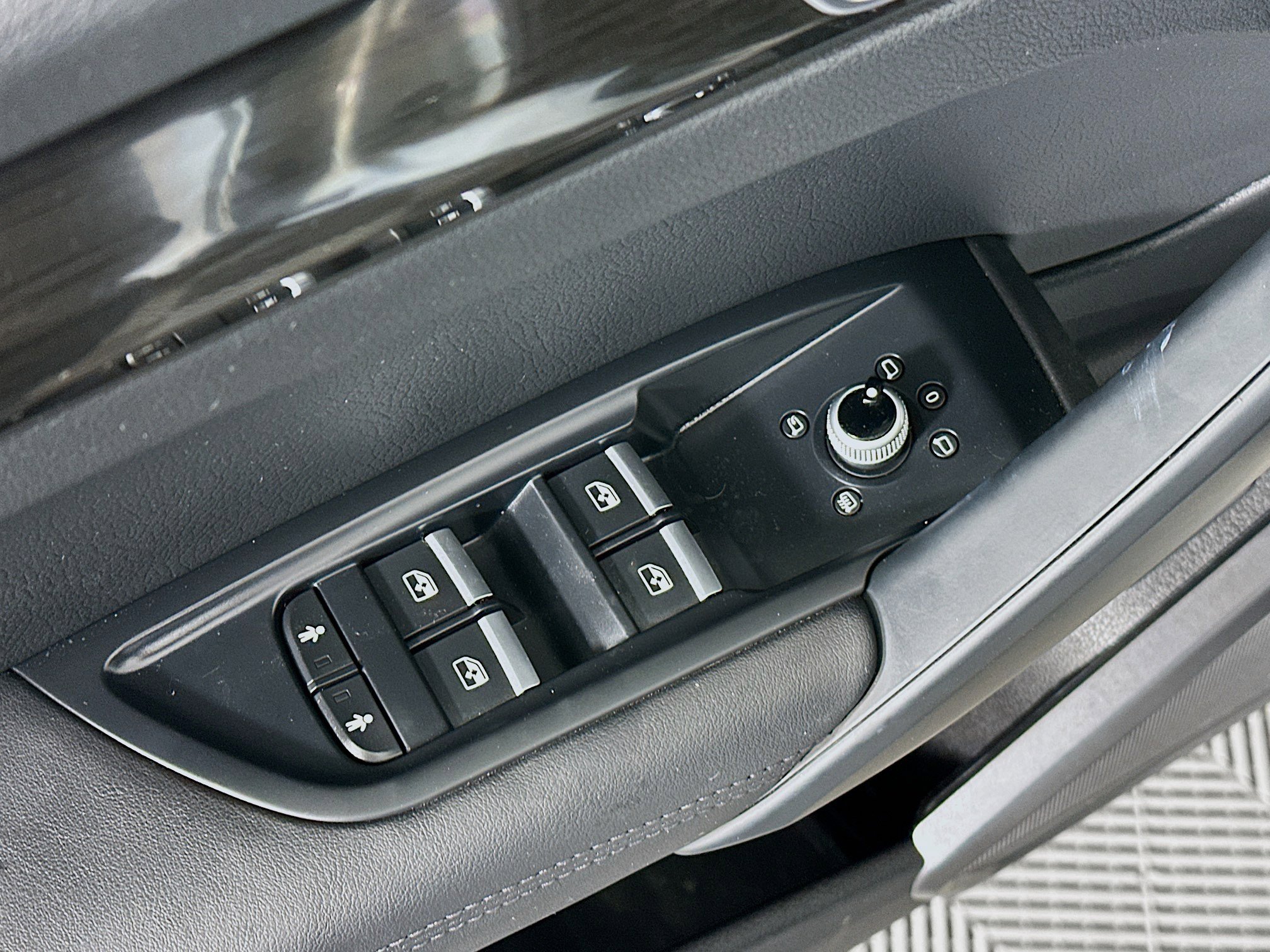 Used 2019 Audi Q5 2.0T Premium Plus w/ Premium Plus Package image 15