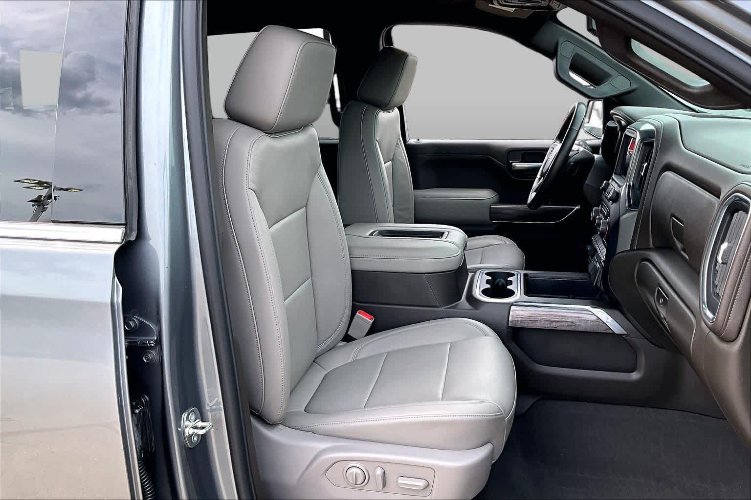 Used 2020 Chevrolet Silverado 1500 LTZ w/ LTZ Texas Edition RWD image 9