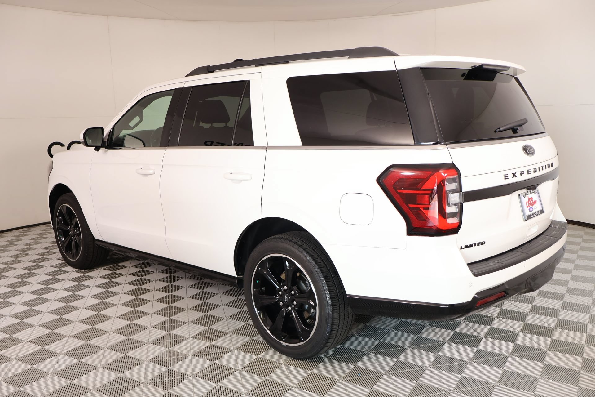 Used 2023 Ford Expedition Limited AWD/4WD image 24
