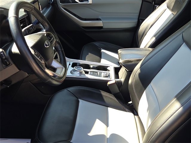 Certified 2022 Ford Explorer XLT w/ Equipment Group 202A image 17