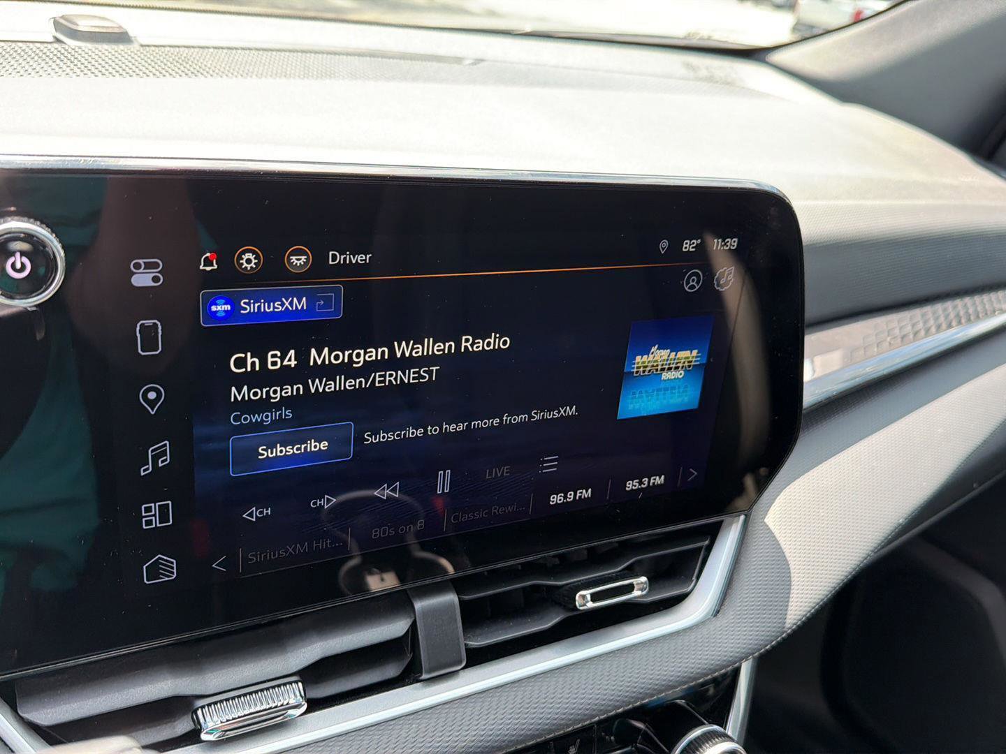 Used 2025 Chevrolet Equinox LT w/ Convenience Package II FWD image 23