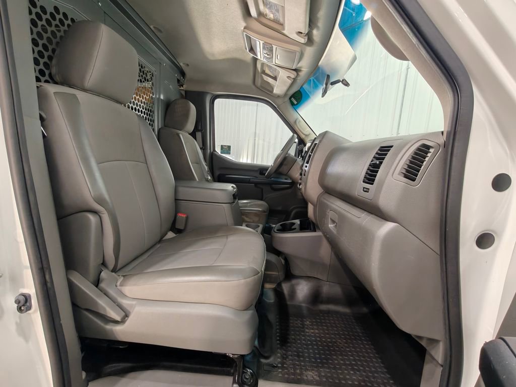 Used 2020 Nissan NV 2500 SV image 31