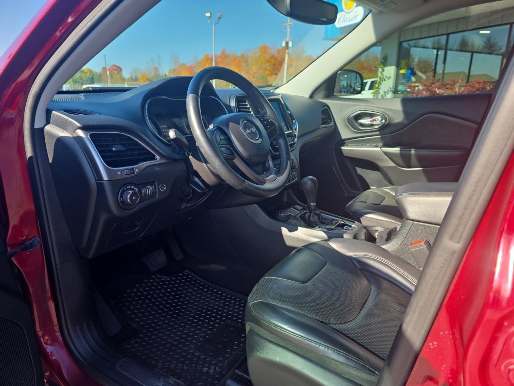 Used 2019 Jeep Cherokee Limited AWD/4WD image 18
