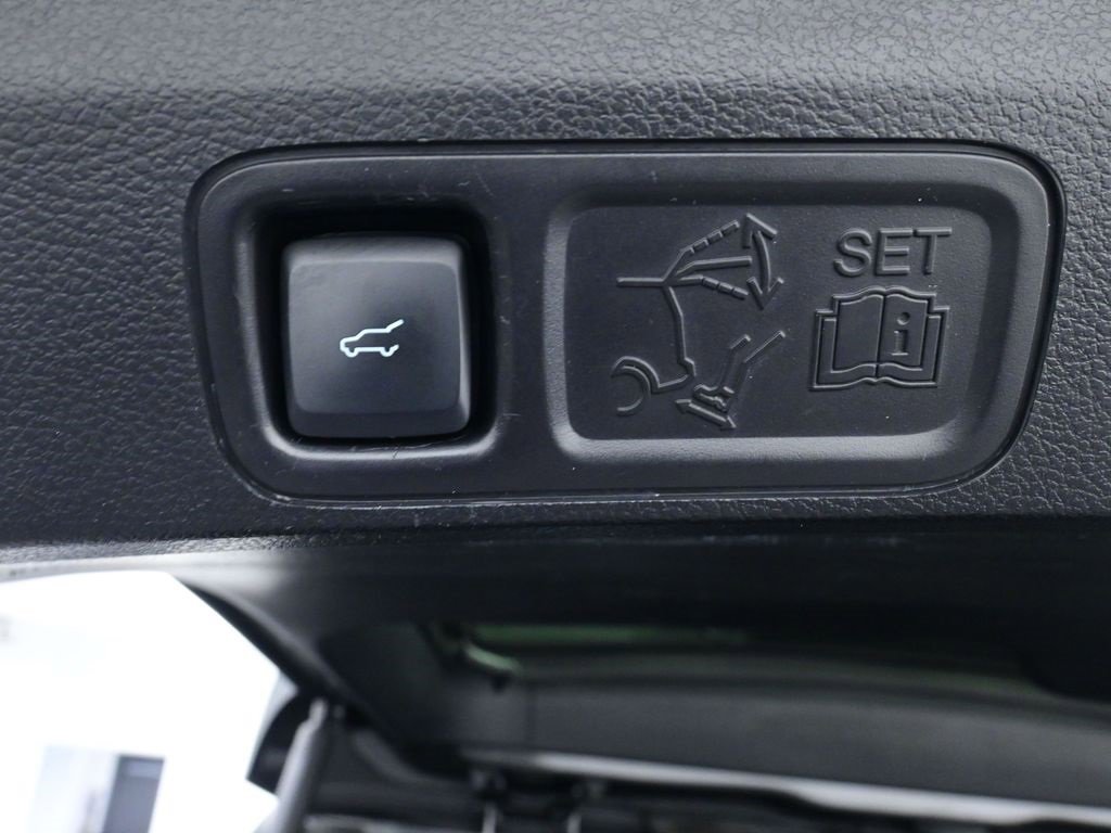 Used 2019 Ford Expedition Limited w/ Equipment Group 302A image 26