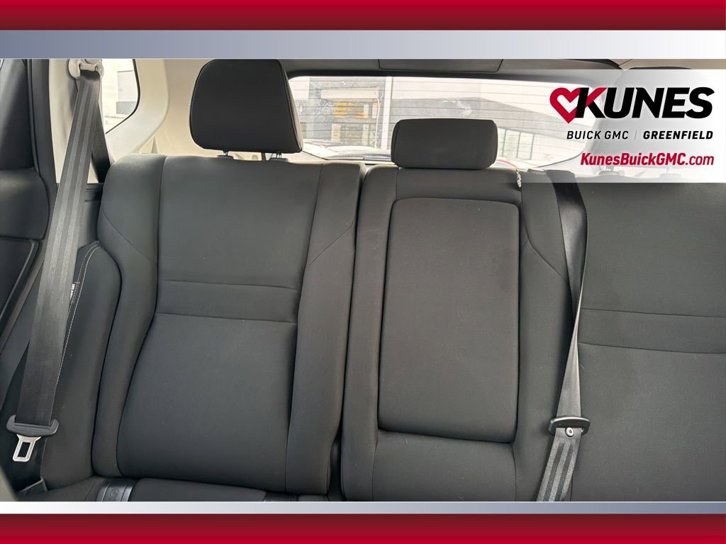 Used 2024 Nissan Rogue S image 33