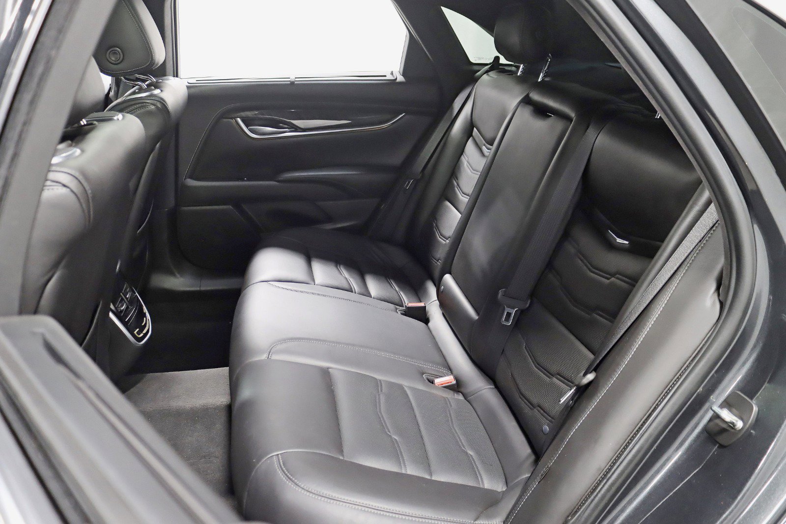 Used 2018 Cadillac XTS Vsport Platinum image 27