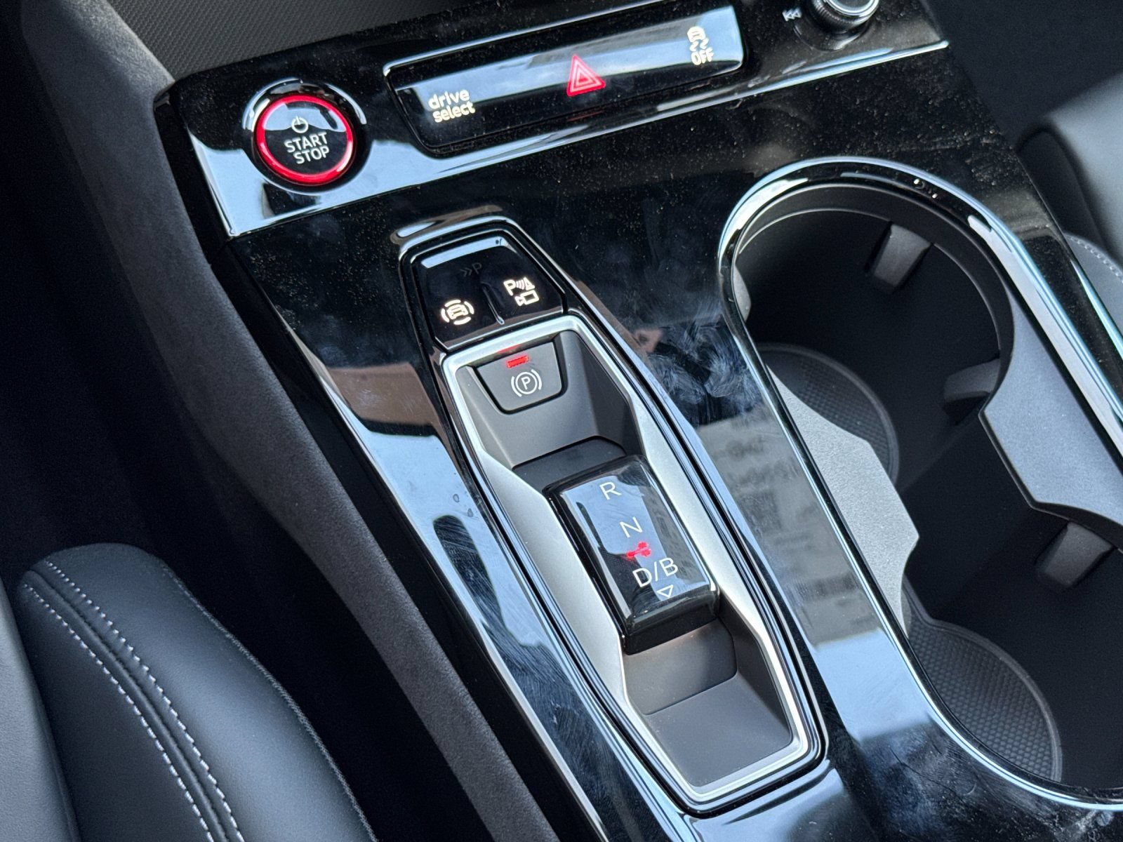 New 2027 Audi SQ6 e-tron Premium Plus AWD/4WD image 22
