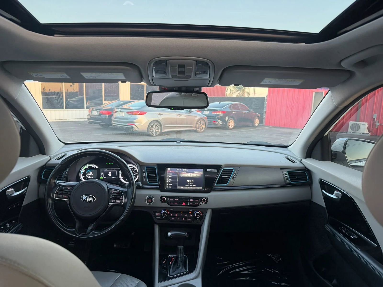 Used 2018 Kia Niro Touring image 10