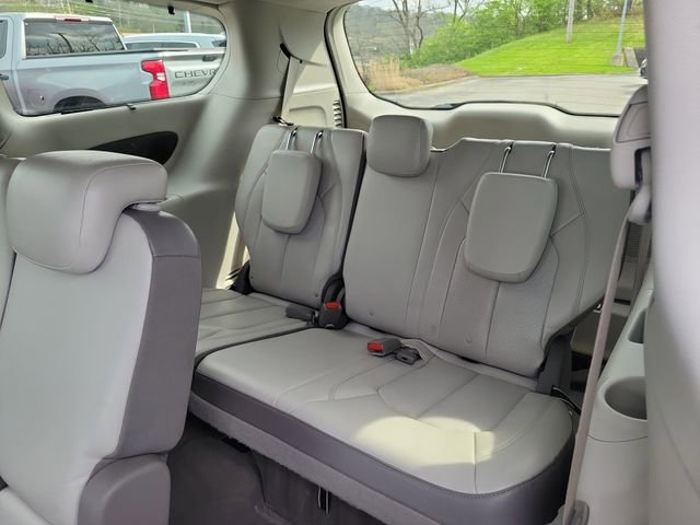 Used 2017 Chrysler Pacifica Touring-L Plus w/ Advanced Safetytec Group image 14