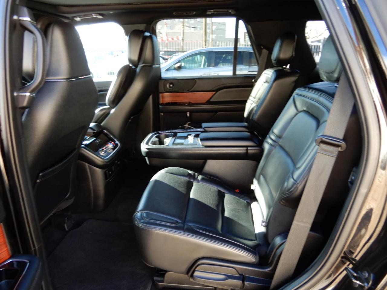 Used 2020 Lincoln Navigator Reserve image 10