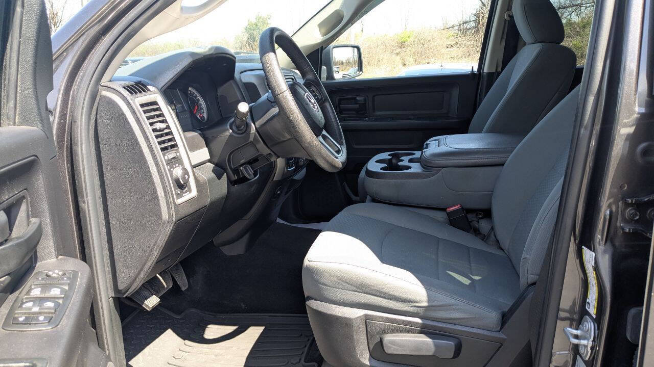 Used 2017 RAM 1500 Express AWD/4WD image 22