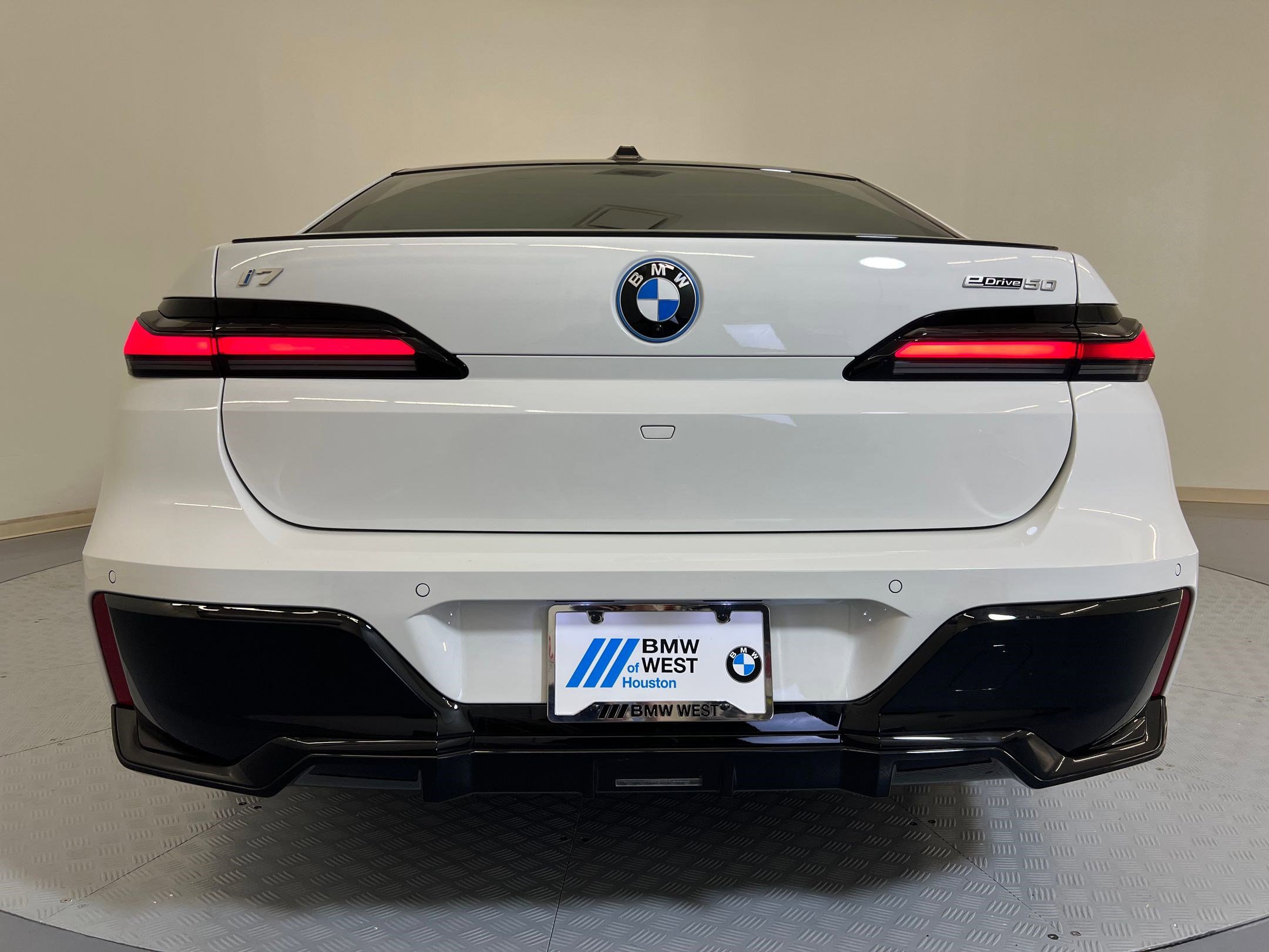 New 2026 BMW i7 eDrive50 w/ M Sport Package image 10