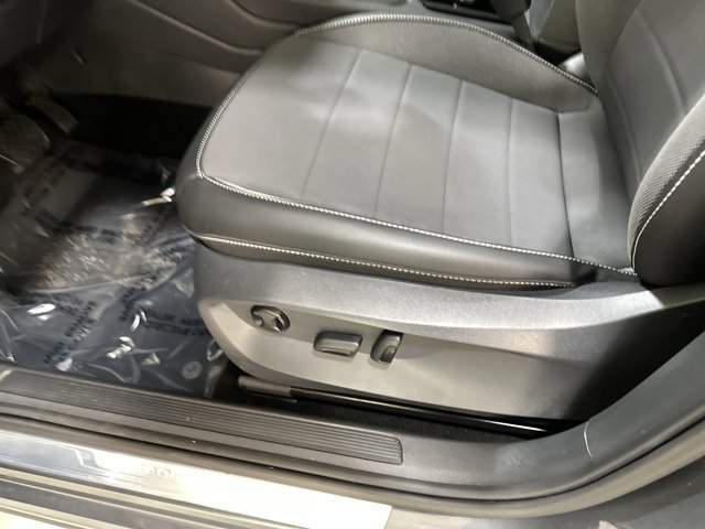 Certified 2022 Volkswagen Taos SE image 16