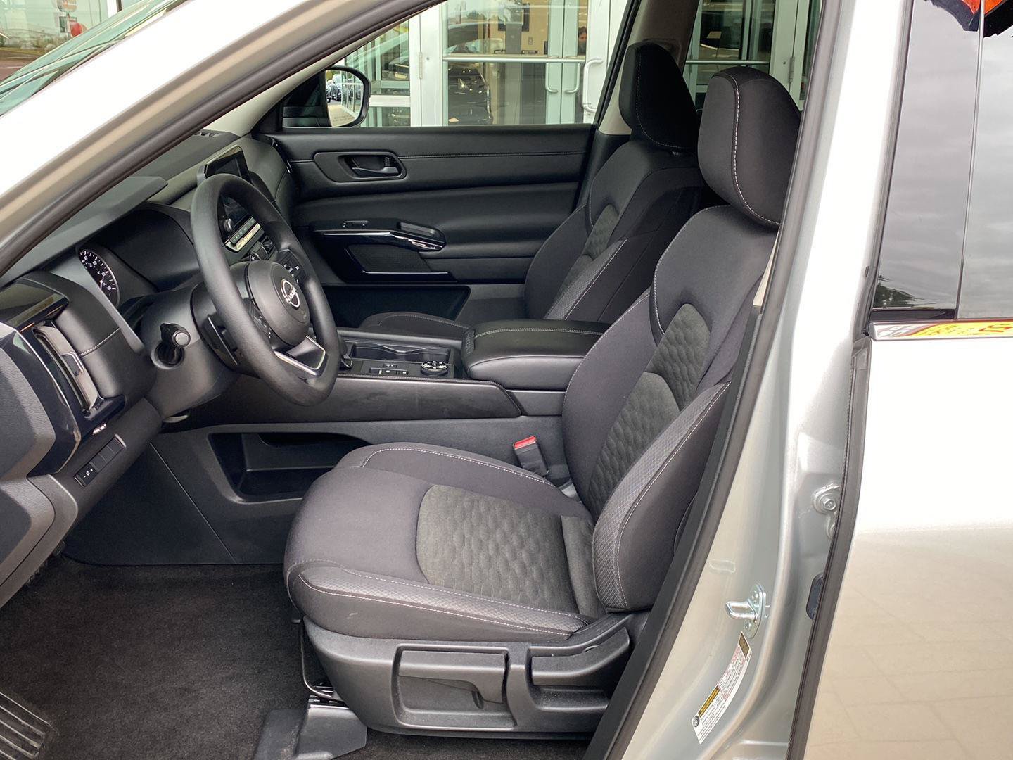 Used 2024 Nissan Pathfinder S w/ Cargo Package AWD/4WD image 18