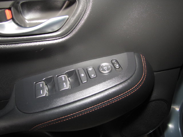 Certified 2025 Honda HR-V Sport image 33