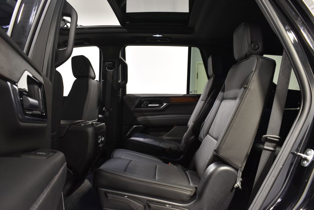 Used 2025 GMC Yukon Denali w/ Sun & Power Step Package image 26