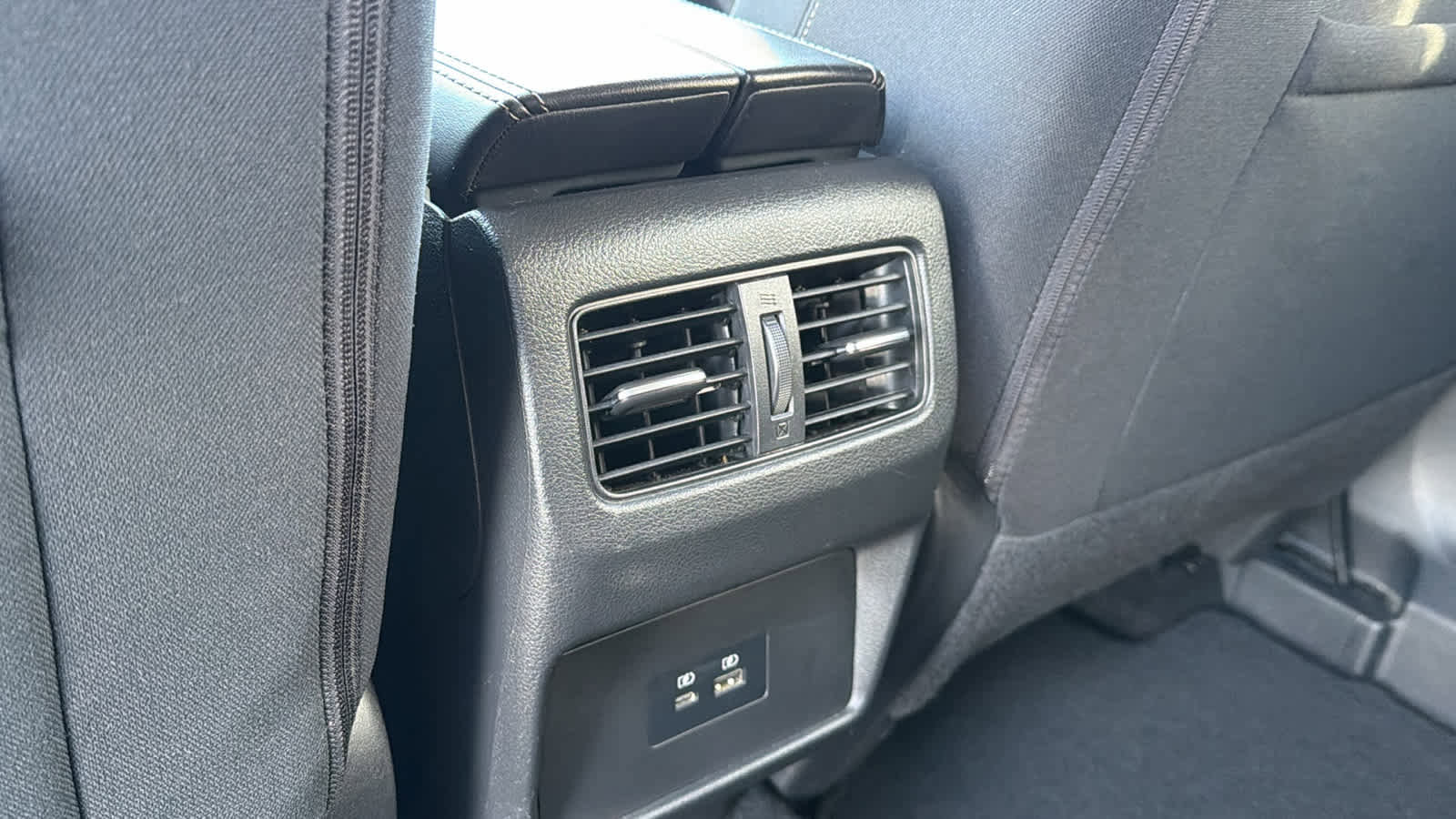 Used 2021 Nissan Rogue SV image 18