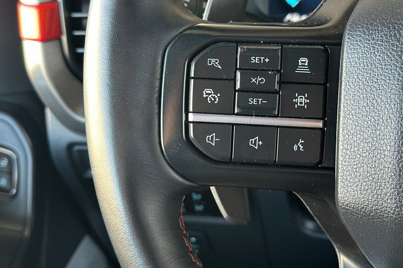 Used 2025 Ford F150 Raptor AWD/4WD image 32