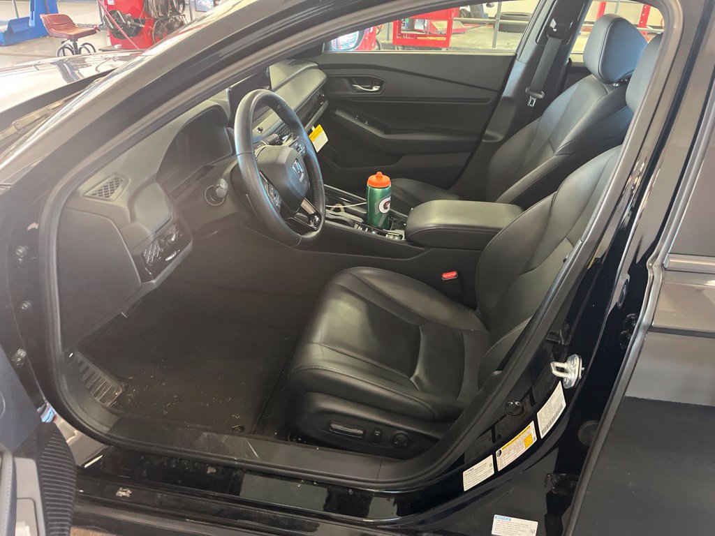 Used 2025 Honda Accord Sport image 4