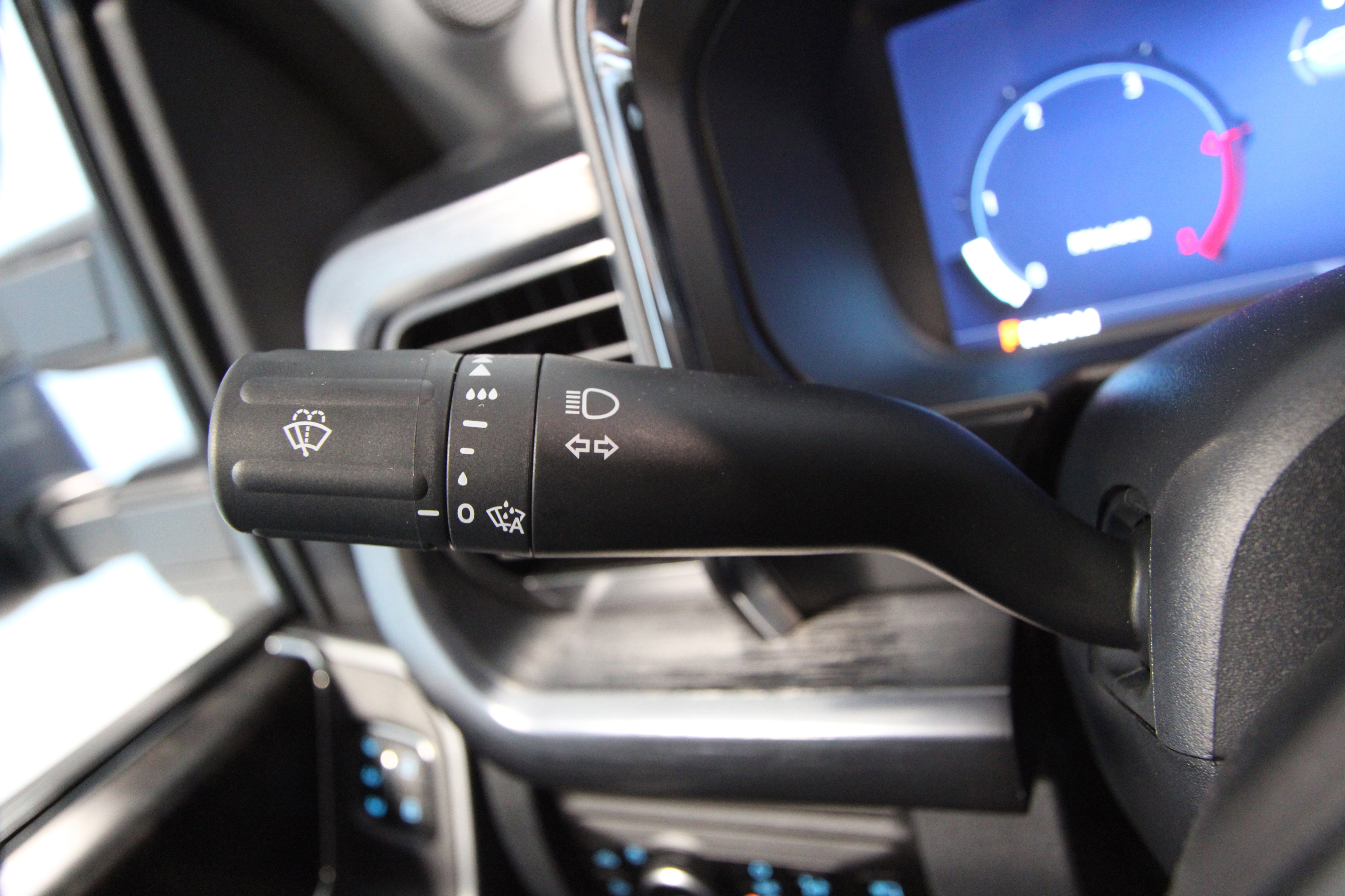 New 2025 Ford F350 Lariat w/ Lariat Ultimate Package image 11