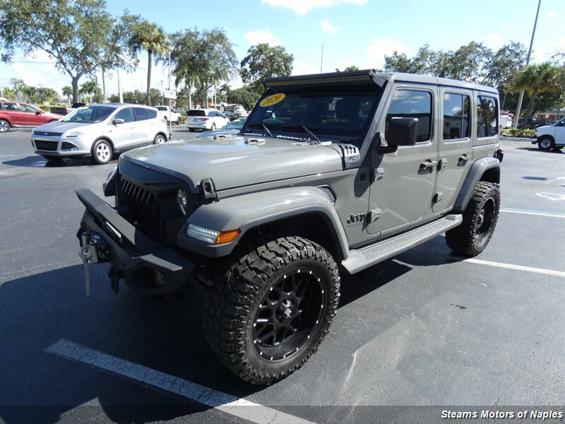 Used 2020 Jeep Wrangler Unlimited Sahara AWD/4WD image 3