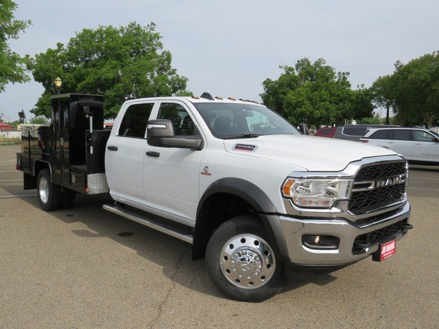 New 2023 RAM 5500 Tradesman w/ Chrome Appearance Group RWD image 2