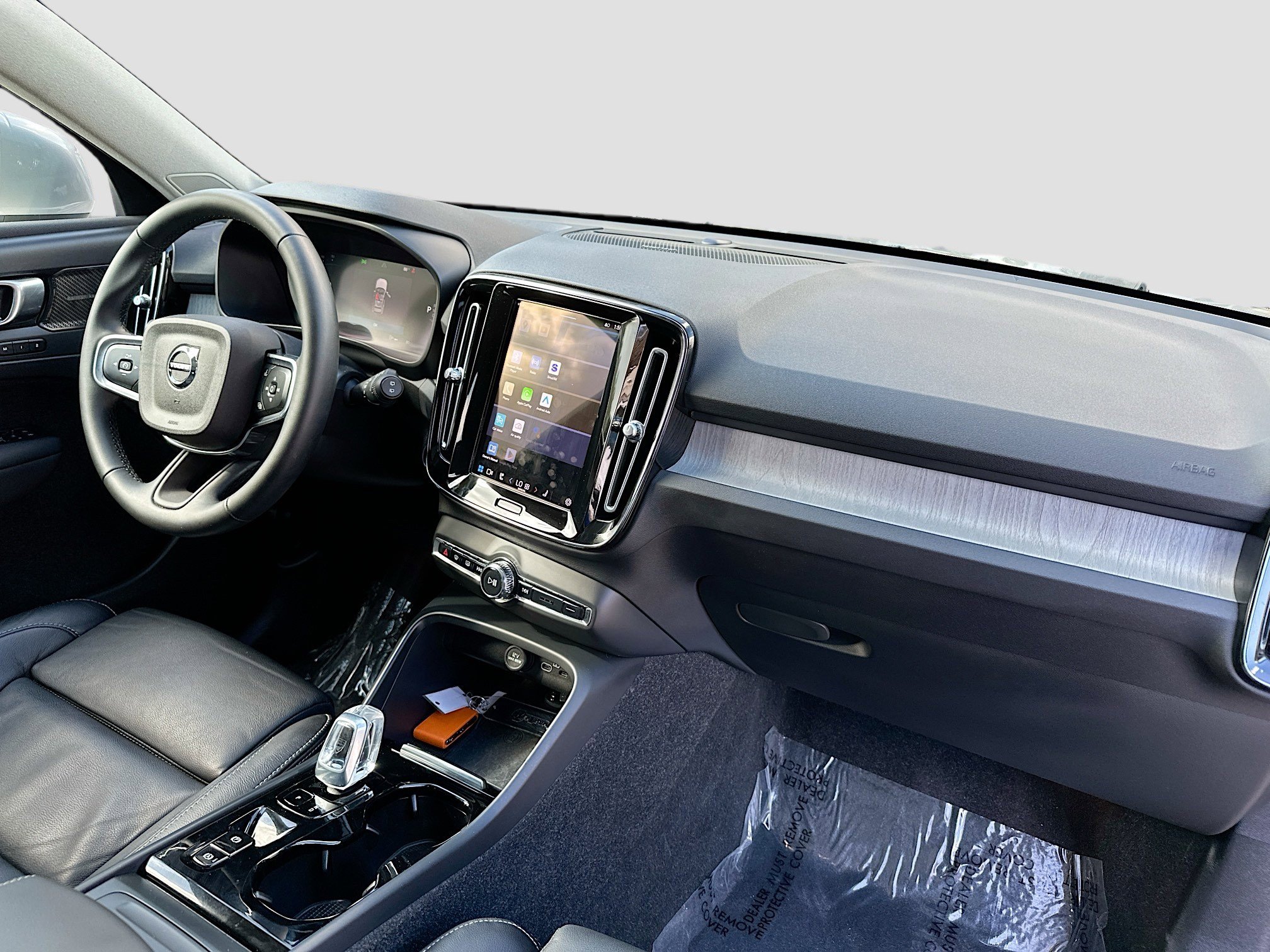 Used 2023 Volvo XC40 B5 Ultimate w/ Protection Package Premier image 33