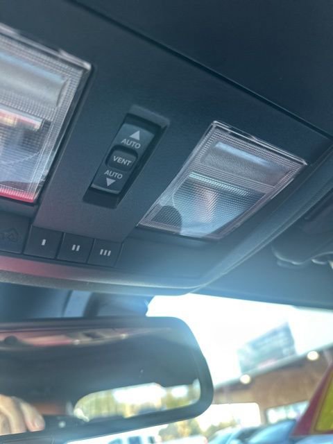 Used 2017 Dodge Challenger SRT Hellcat image 33