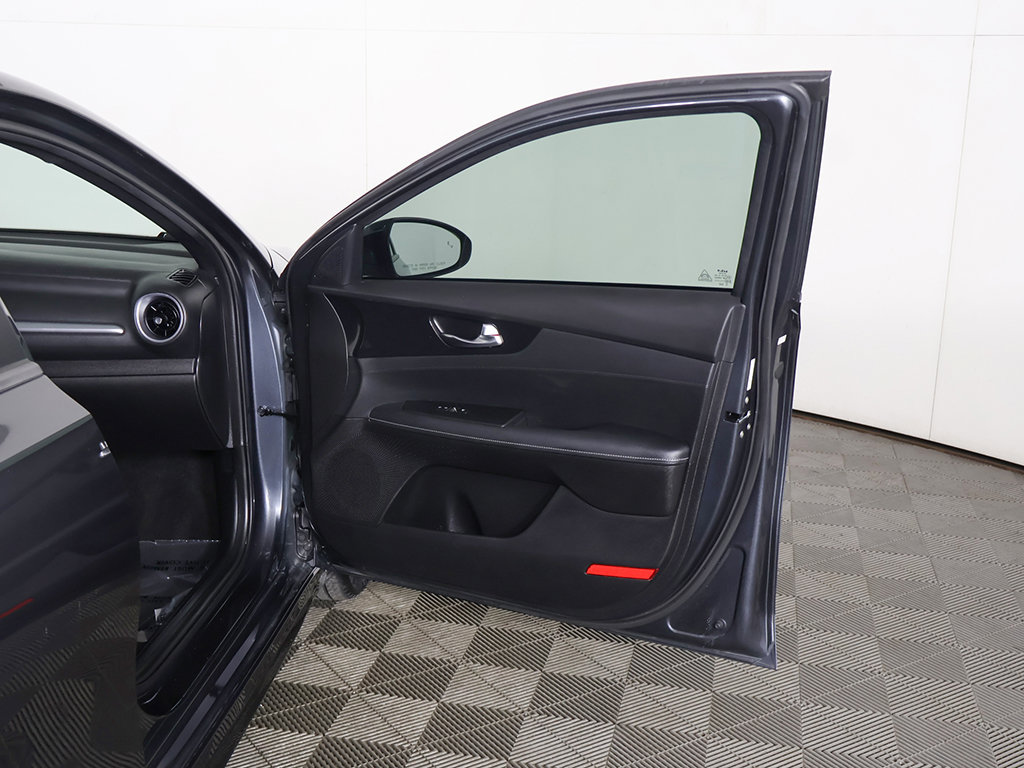 Used 2023 Kia Forte GT-Line w/ GT-Line Technology Package FWD image 18