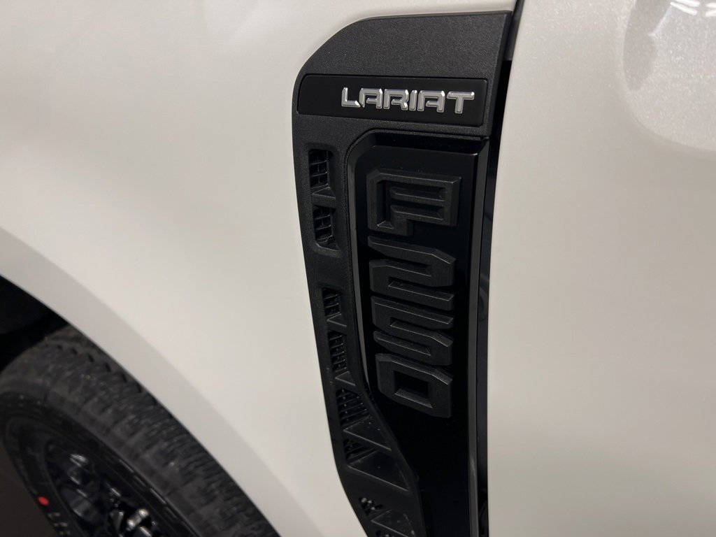 New 2026 Ford F250 Lariat w/ Black Appearance Package image 45