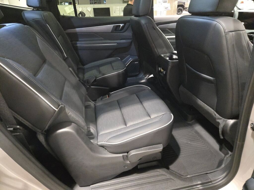 New 2026 Buick Enclave Sport Touring w/ LPO, Floor Liner Package image 11