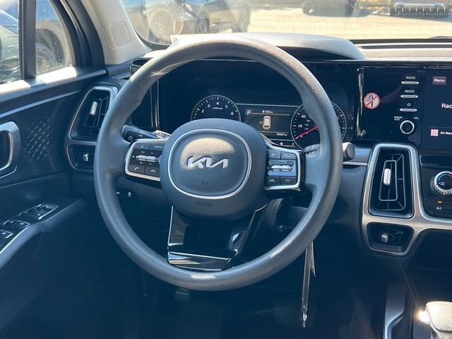 Used 2023 Kia Sorento LX FWD image 12