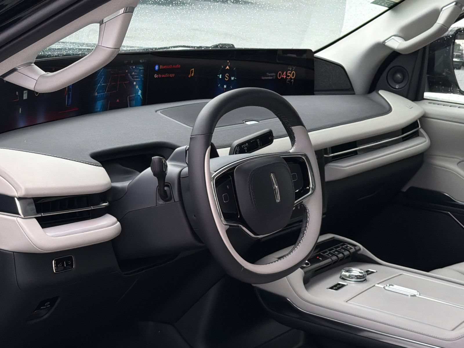 New 2026 Lincoln Navigator L Reserve AWD/4WD image 16