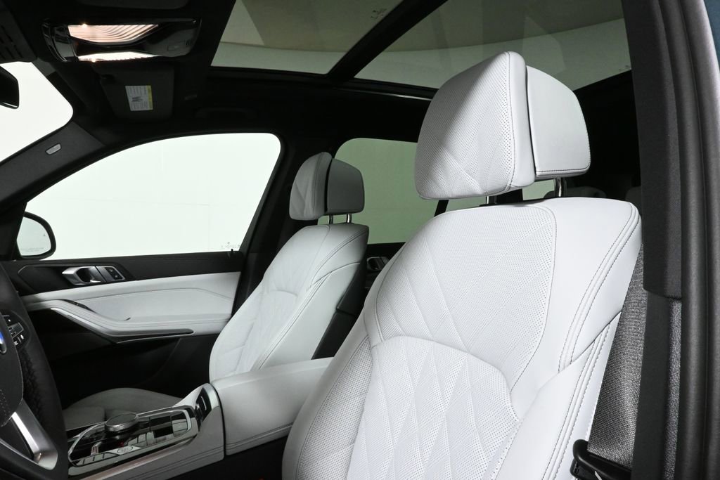 Used 2026 BMW X5 xDrive40i image 16