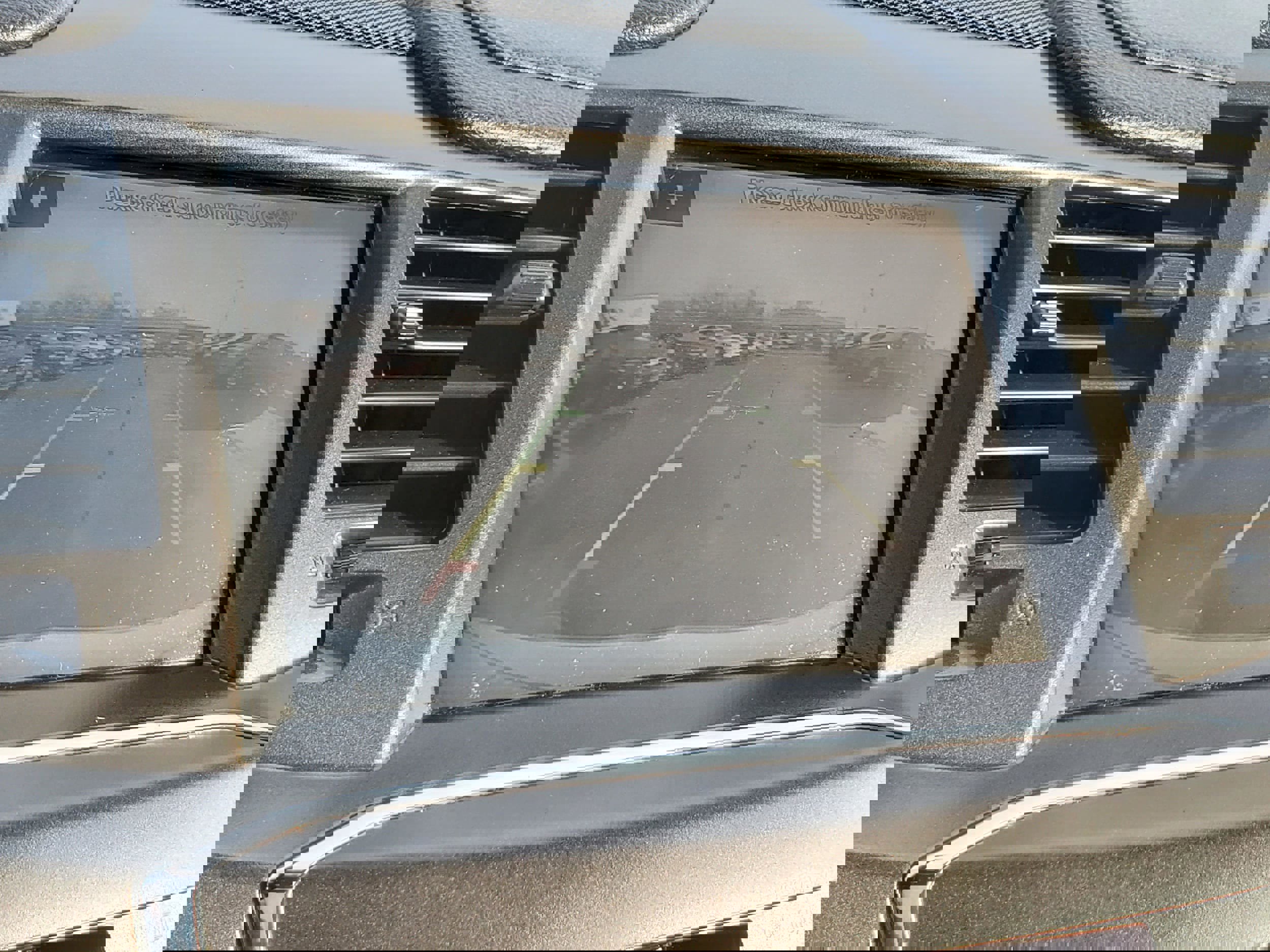 Used 2016 Lincoln MKS image 19