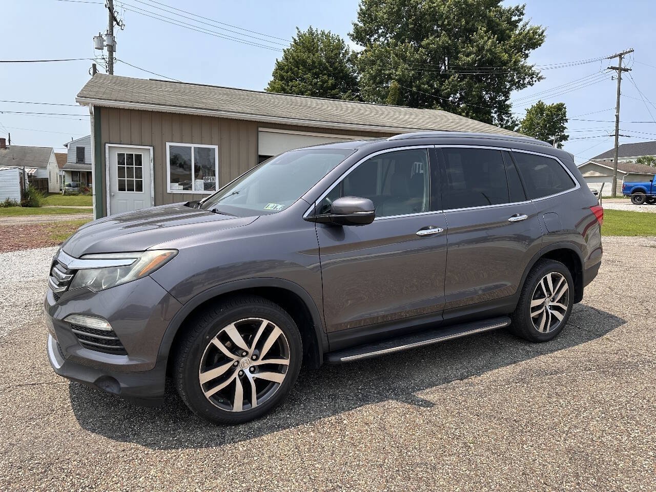 Used 2017 Honda Pilot Touring image 1